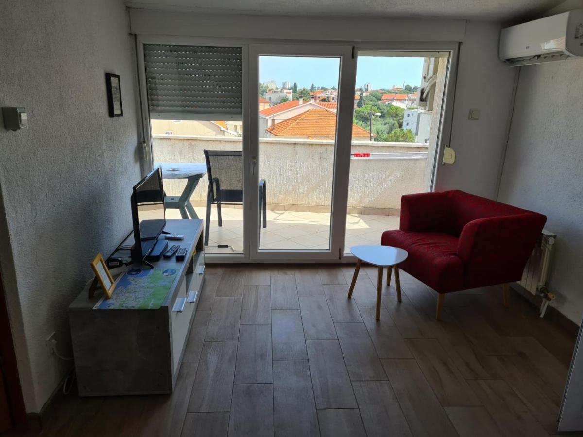 Appartamento Milka Zara Esterno foto