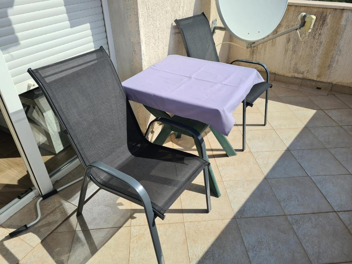 Appartamento Milka Zara Esterno foto