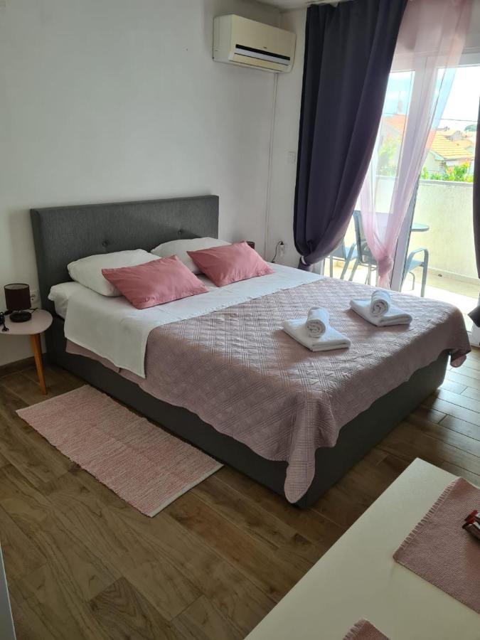 Appartamento Milka Zara Esterno foto