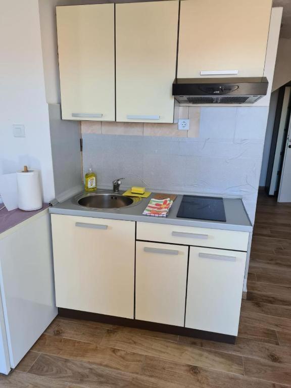 Appartamento Milka Zara Esterno foto